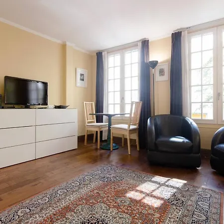 Saint Michel Sorbonne Apartment Paris